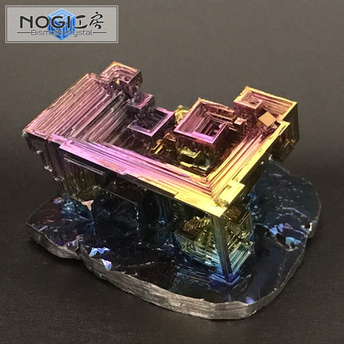 神秘的な美しさを持つビスマス結晶 432gケース付き ビスマス結晶 No.006C キューブケース付き [鉱物標本] 立体