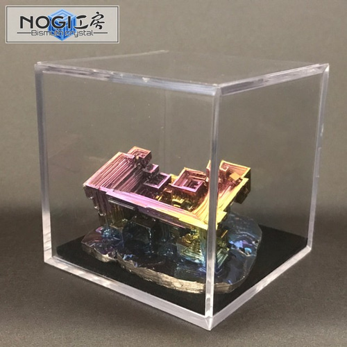神秘的な美しさを持つビスマス結晶 432gケース付き ビスマス結晶 No.006C キューブケース付き [鉱物標本] 立体