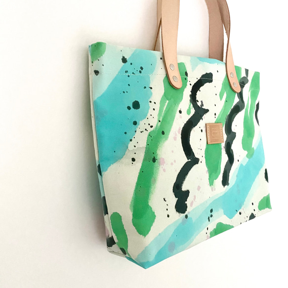 tote bag / 手染めの帆布トートバック A4 (レザーハンドル・ポケット・スナップ付) / green 3枚目の画像