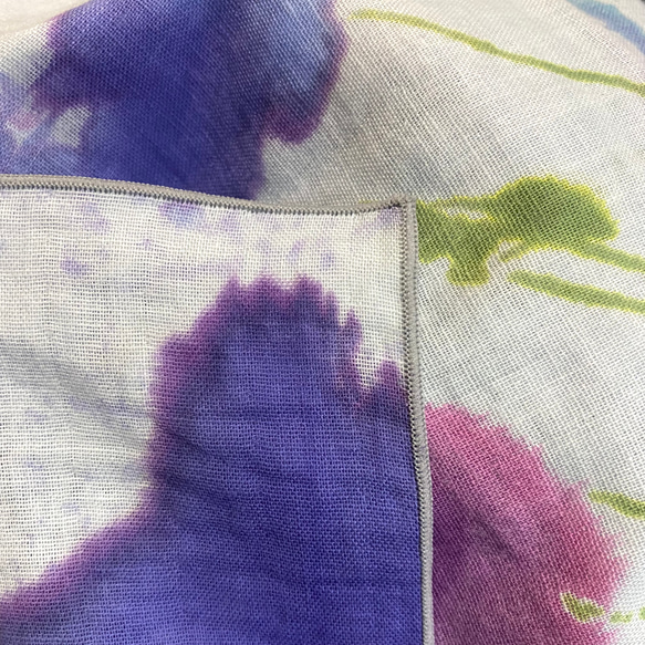 手染めのダブルガーゼ大判スカーフ / purple 4枚目の画像