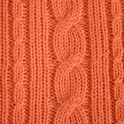 華やかオレンジのゆったりタートルネックのプルオーバー 3枚目の画像