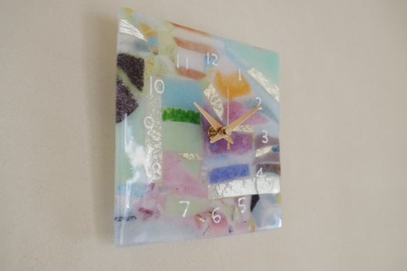 春色のガラスの掛け時計（四角） 3枚目の画像