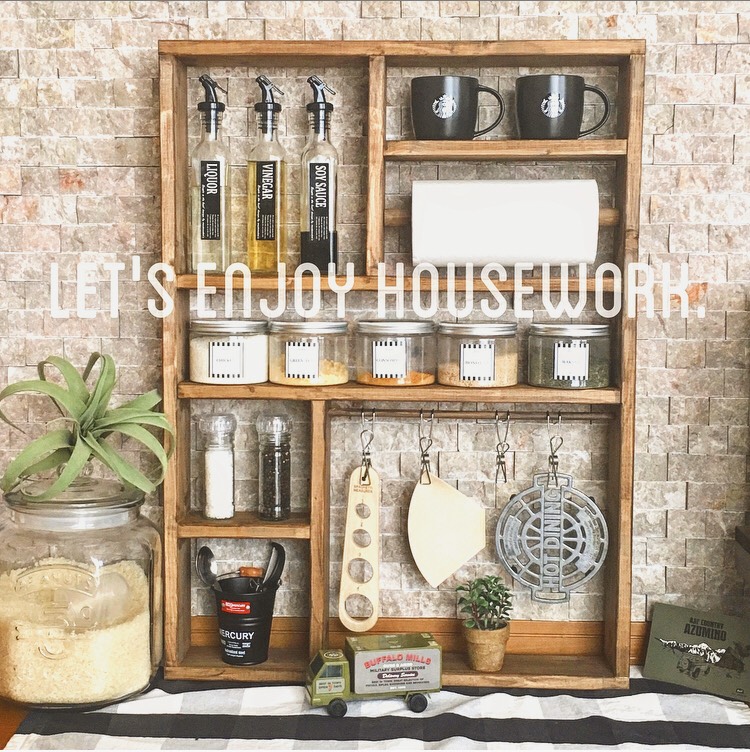 スパイスラック　引っ掛けられるスペースを作りました。