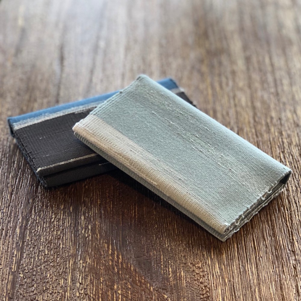 綴織名刺入「色霞」、しろあお