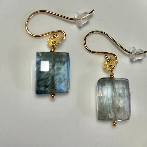 送料無料】14kgf 天然石 モスアクアマリン レクタングル クッション  