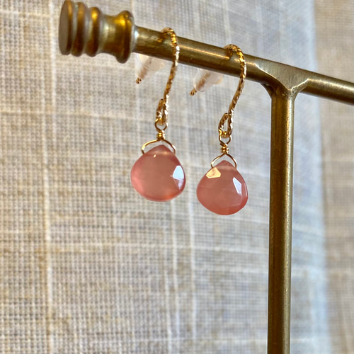 天然石14kgf クリスタルクォーツ カービングドロップ ピアス アレル対応