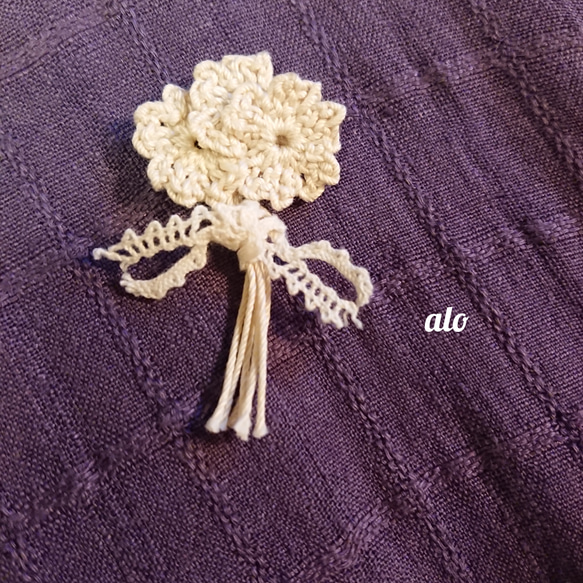 【再販】【送料無料】レースリボンのナチュラルな花束ブローチ レース編み 3枚目の画像