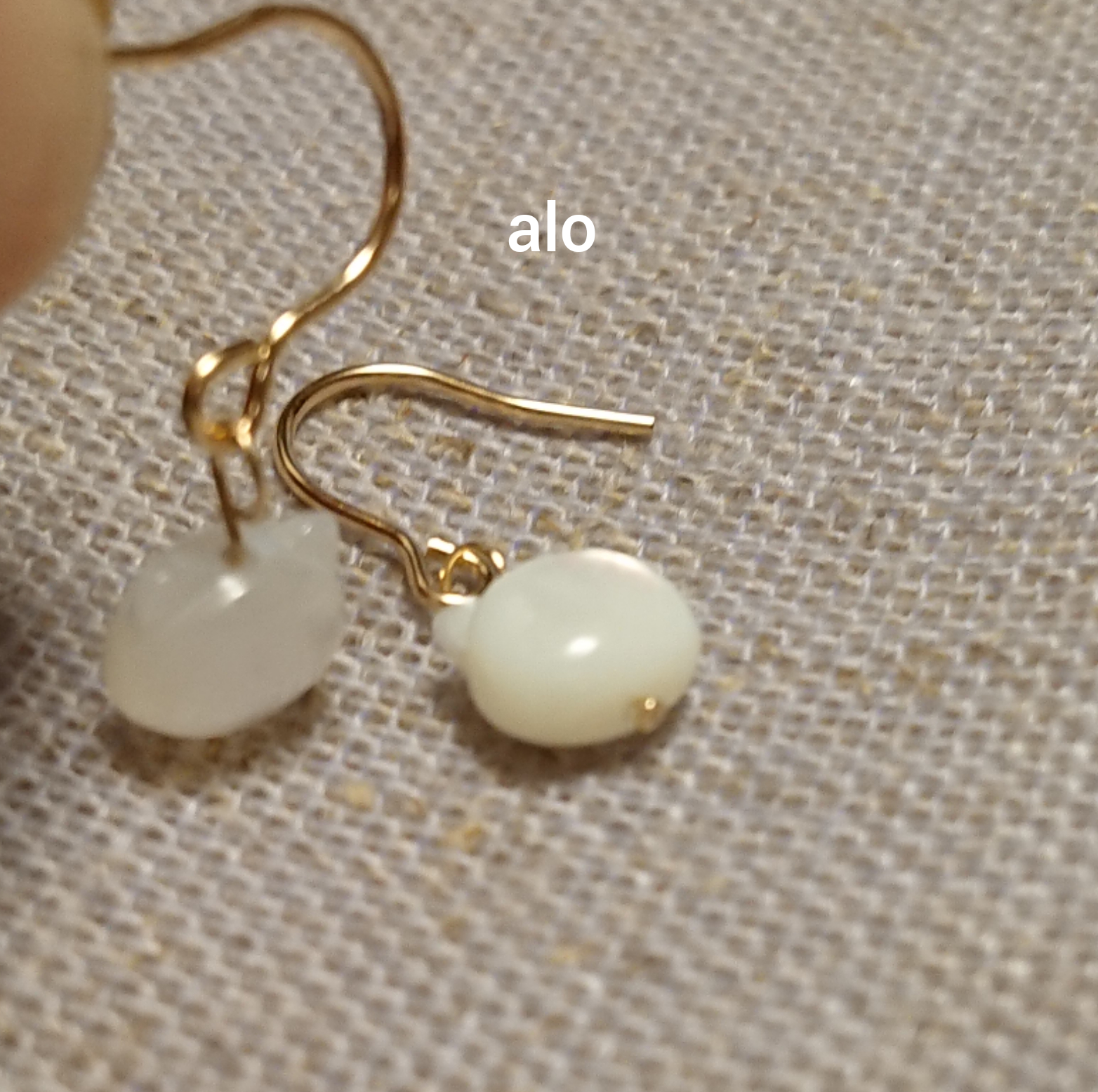 送料無料】14kgf 天然石 マザーオブパール ホワイトシェル 猫  