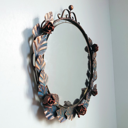 ＊＊＊kyu＊＊＊ヨーロッパ調アンティーク　アイアン製　手作り　薔薇の鏡 kyu＊＊＊ヨーロッパ調アンティーク アイアン製 手作り 薔薇の鏡 kyu＊＊