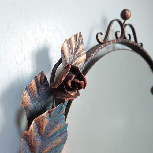 北欧 ヨーロッパ アイアン 鉄製 薔薇装飾 ローズ 壁掛け鏡 ウォールミラー 北欧 ヨーロッパ アイアン 鉄製 薔薇装飾 ローズ 壁掛け鏡