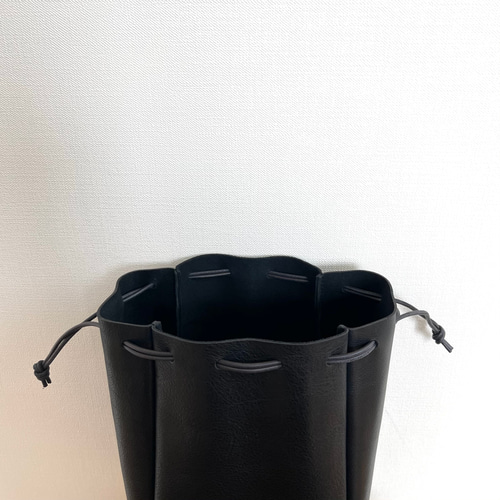 牛革巾着バッグ・縦長【黒】 巾着バッグ tou. 通販 5942267