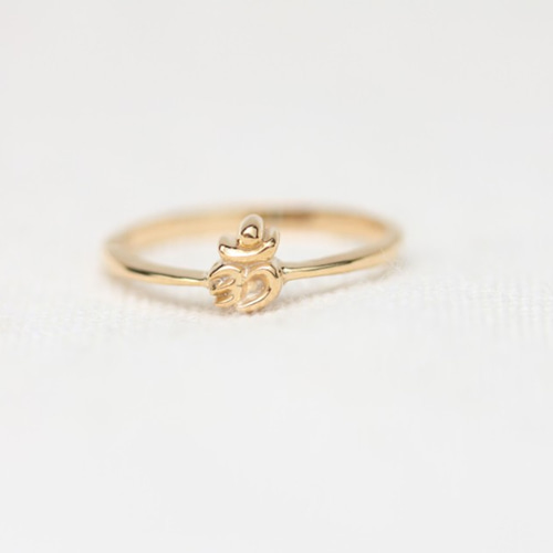 K18　YG ダイヤモンドリング　オーム型リング　指輪　ゴールドリング imgrc0150729898.jpg