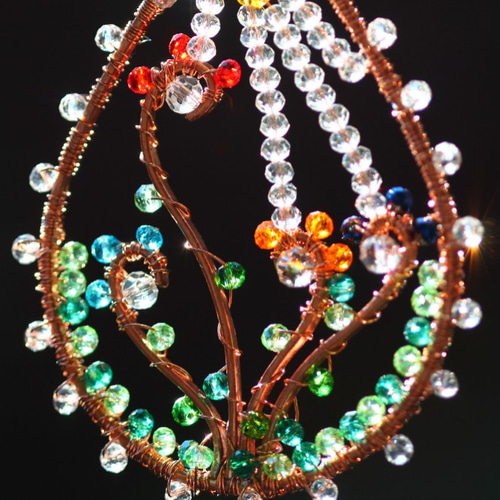 窓辺にかけるガラスビーズアート☆庭の小さな世界 サンキャッチャー