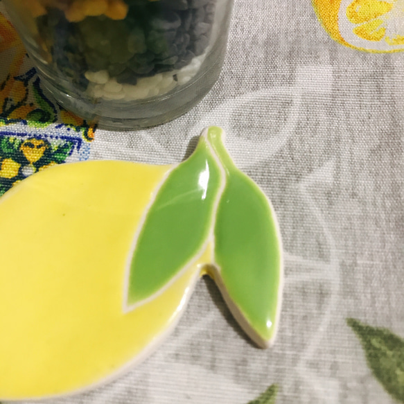 レモン柄のアロマタイル　ワイヤースタンド付き 5枚目の画像