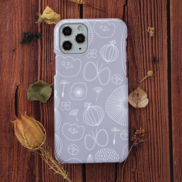 ＊iPhone17＊ひだまりへようこそ 北欧 スマホケース 花 ちょうちょ つぼみ 花畑 側面印刷 シンプル 6枚目の画像