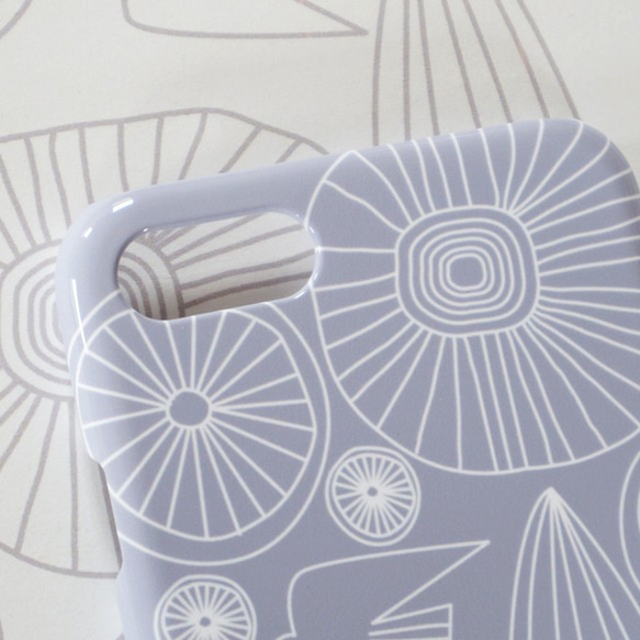 ＊iPhone17＊自然へようこそ 北欧 スマホケース スマホカバー くすみカラー 北欧柄 グレー 側面印刷 5枚目の画像