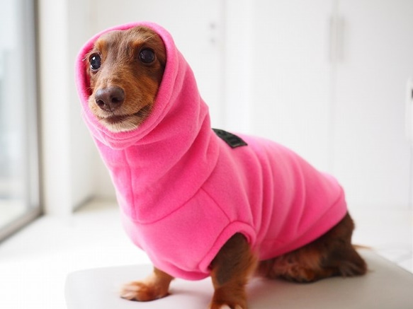 犬服　ダックスちゃんのハイネックタンクトップ　ピンク　中厚手 2枚目の画像