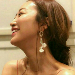 Elizabeth Bower フラワー型パール風ピアス 神崎恵 Elizabeth Bower