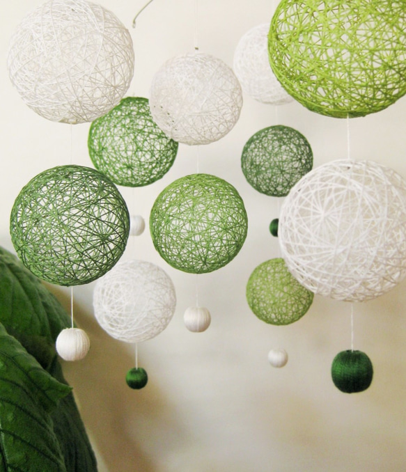 再販140　こもれび　糸玉＆巻き玉モビール　 2枚目の画像