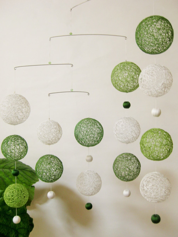 再販140　こもれび　糸玉＆巻き玉モビール　 5枚目の画像