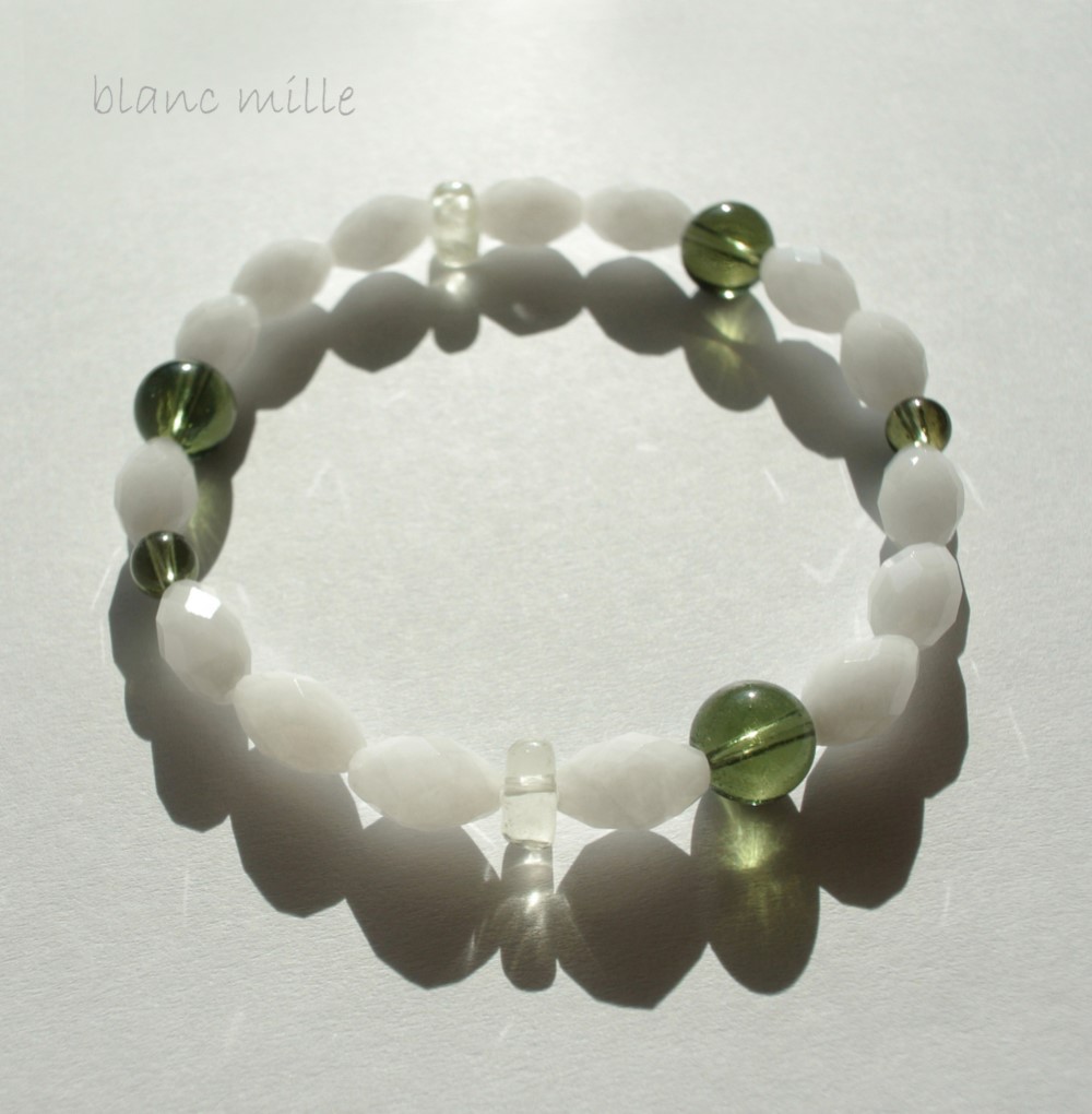 No.1653○*ホワイトアゼツライト＆モルダバイト＆リビアングラス　デザインブレスレット○*レア天然石アクセサリー