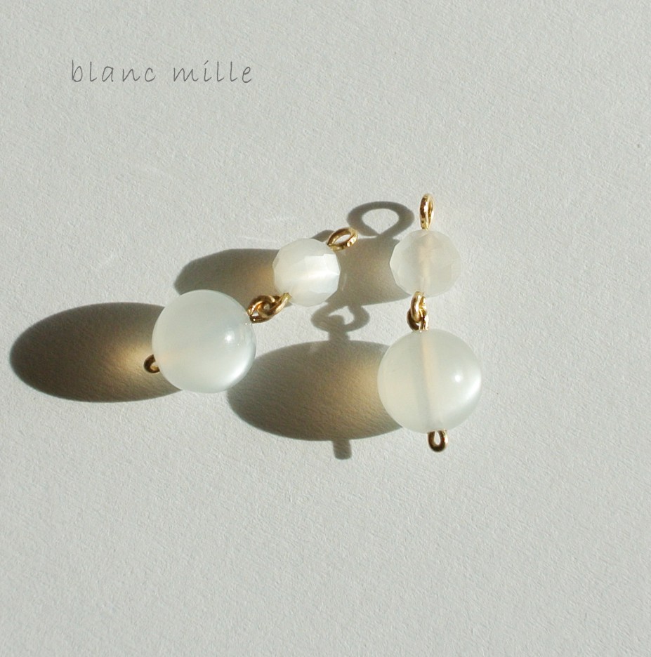 No.1717○*18金ムーストーンチャーム○*18k フックピアス フープピアス スタッドピアス イヤリング