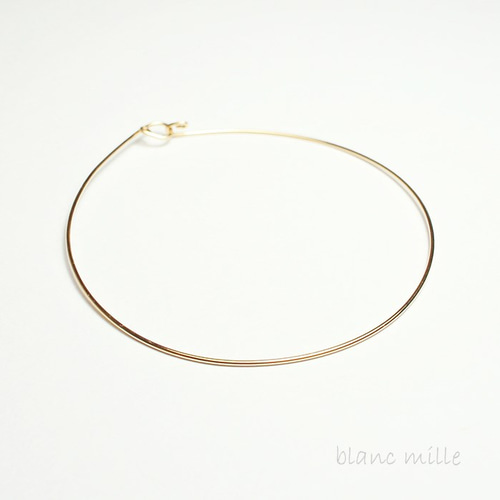 【新品・未使用品】K18 デザイン バングル ひねり Mサイズ 18金イエローゴールドバングル】逆甲丸デザインの洗練された曲線