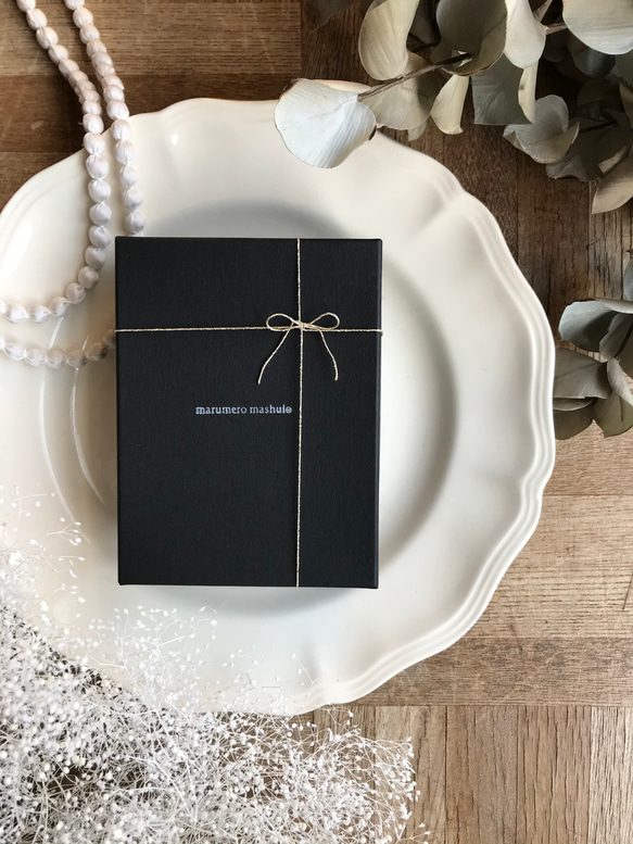 【受注制作】布花　赤いポピーとシロツメクサとミモザのコサージュとかすみ草のコサージュ　2種セット 6枚目の画像