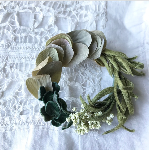 【受注制作】Greenのリースブローチ 2枚目の画像