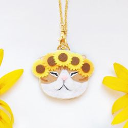 一点物【おねむねこバッグチャーム】ひまわり冠の猫ちゃん（フェルト・刺繍・向日葵・キーホルダー・夏） 1枚目の画像