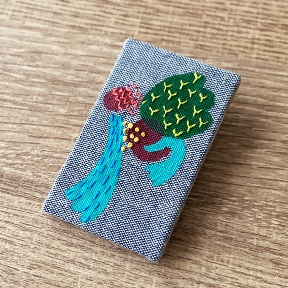 &lt;&lt;四季-夏と夏&gt;&gt;シリーズ：長方形の手刺繍ピン 1枚目の画像