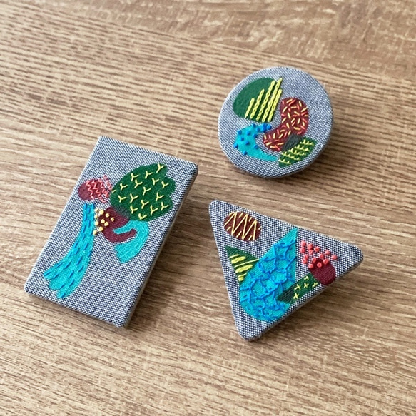 <<四季-夏暑>>系列:矩方  手刺繡別針Hand Embroidery Pin 第2張的照片