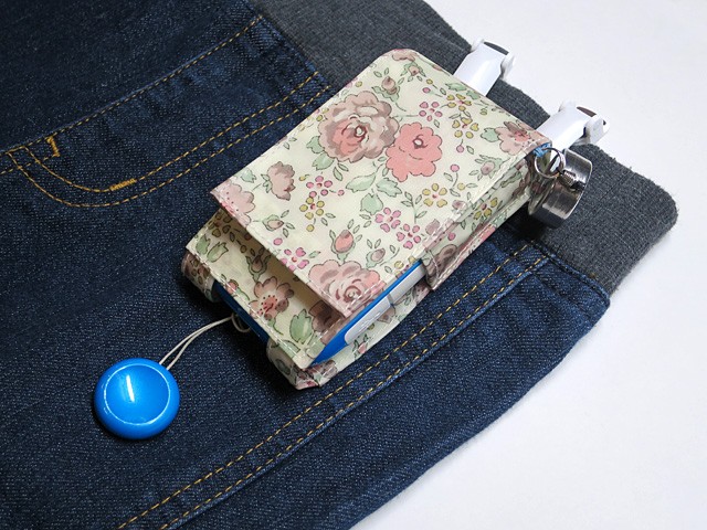 【即納】リバティ 腰につけるキッズ携帯ケース（ラミネート）