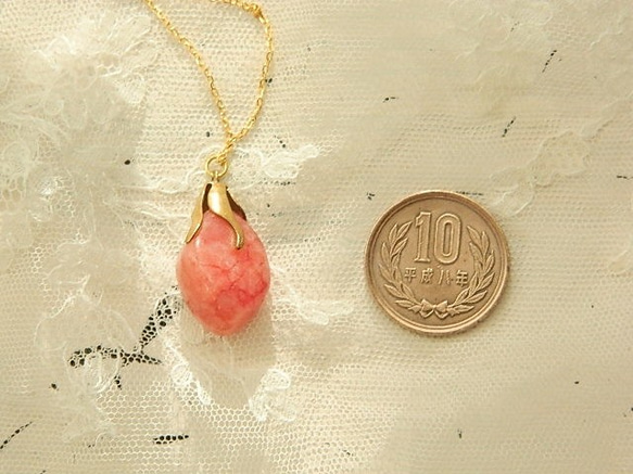 ＊可愛い苺の天然石のヴィンテージネックレス　 6枚目の画像