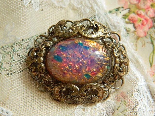 憧れの チェコ製のレアなヴィンテージファイヤーオパールブローチ 50s アクセサリー