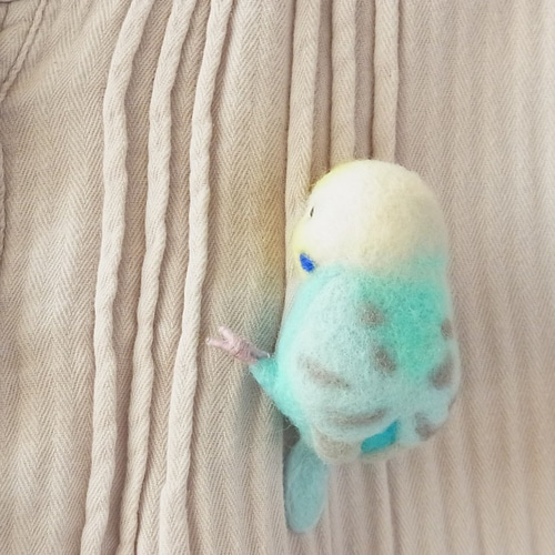 オーダーメイド よっこらインコブローチ（セキセイインコ）羊毛