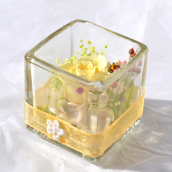 かわいいグラスに癒しのグラスキューブ レモンイエロー【プリザーブドフラワー】 5枚目の画像