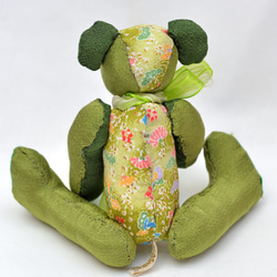 ちりめんを使った和風テディベア 桃鼻 「こどもの日」【ぬいぐるみ】 6枚目の画像