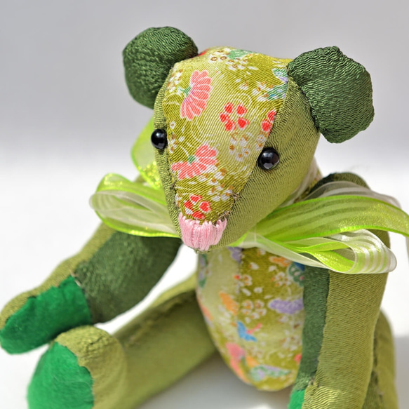 ちりめんを使った和風テディベア 桃鼻 「こどもの日」【ぬいぐるみ】 9枚目の画像