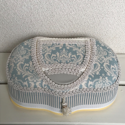 NEW》 ダマスク柄 タッセル付き お尻ふきケース 雑貨・その他 Ruban de  