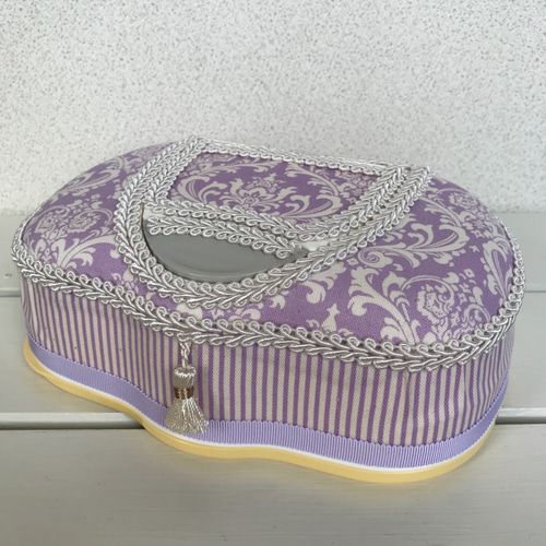 NEW》 ダマスク柄 タッセル付き お尻ふきケース 雑貨・その他 Ruban de 