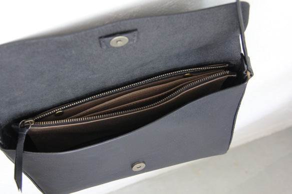 【受注制作】高級イタリアンレザーのお財布ショルダー/ブラック/ウォレットバッグ 5枚目の画像