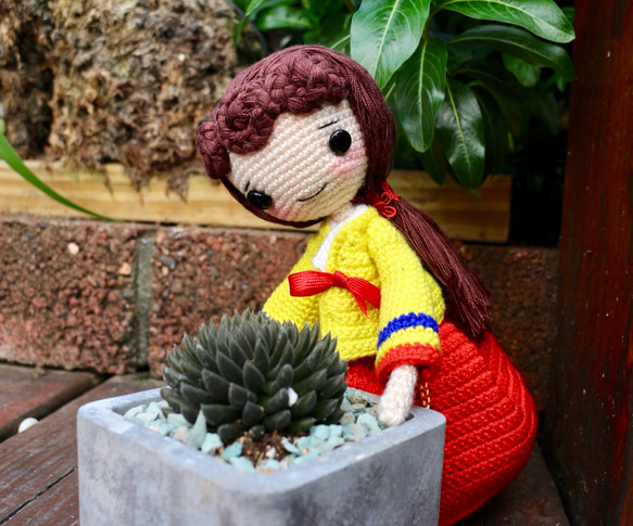 [ブラウン手作り]手編みのウール人形 - 韓国の古典的な女の子 2枚目の画像