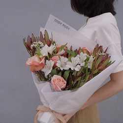 新鮮花束 Fresh flower bouquet【感受】節慶祝賀 / 日常生活 / 送人自用 / 佈置拍照 第1張的照片