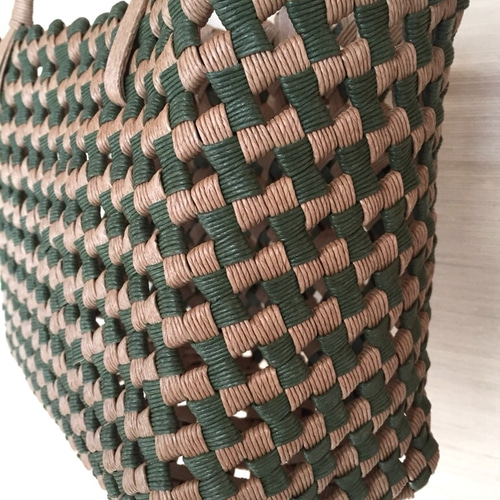エコクラフト 石畳み編み（ベージュ×グリーン） かごバッグ amu-megu41