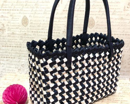 クラフトバンド石畳み編み (ネイビー＆ホワイト) かごバッグ amu