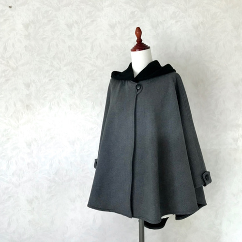再販】バックボア・フード付き ニット ポンチョ✴︎バスケット
