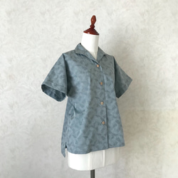 【再販】ボタニカル・オープンカラーのシャツ ブラウス✴︎ブルーグレー 5枚目の画像