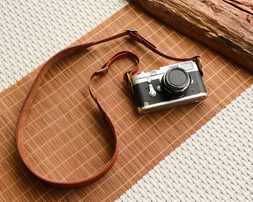 Leica ライカ ストラップ 革レザー 黒色 B-74 レザーキャリングストラップ ブラック（LEICAロゴ） / ライカ