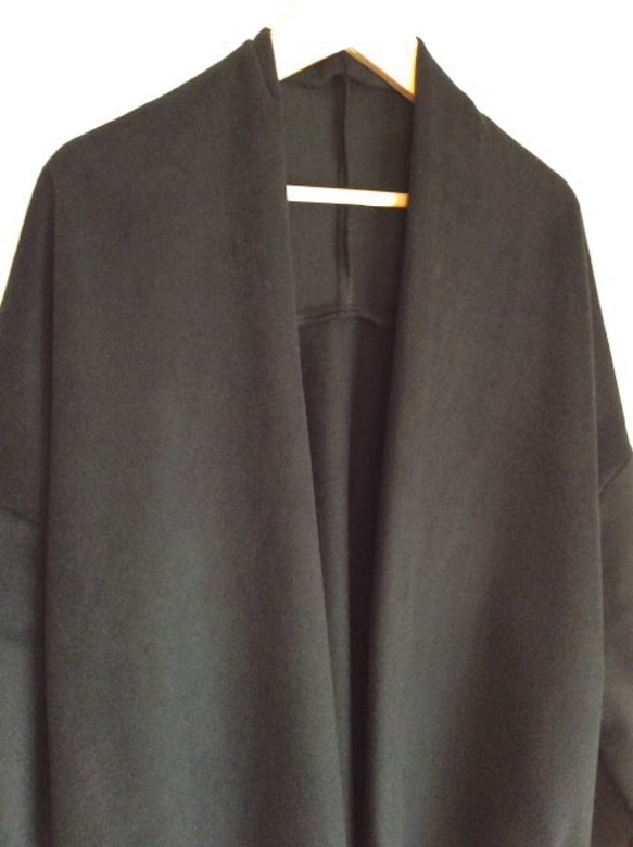 カシミア混  起毛ウールの柔らかガウンコート  ブラック（S〜ＬＬサイズ） 6枚目の画像